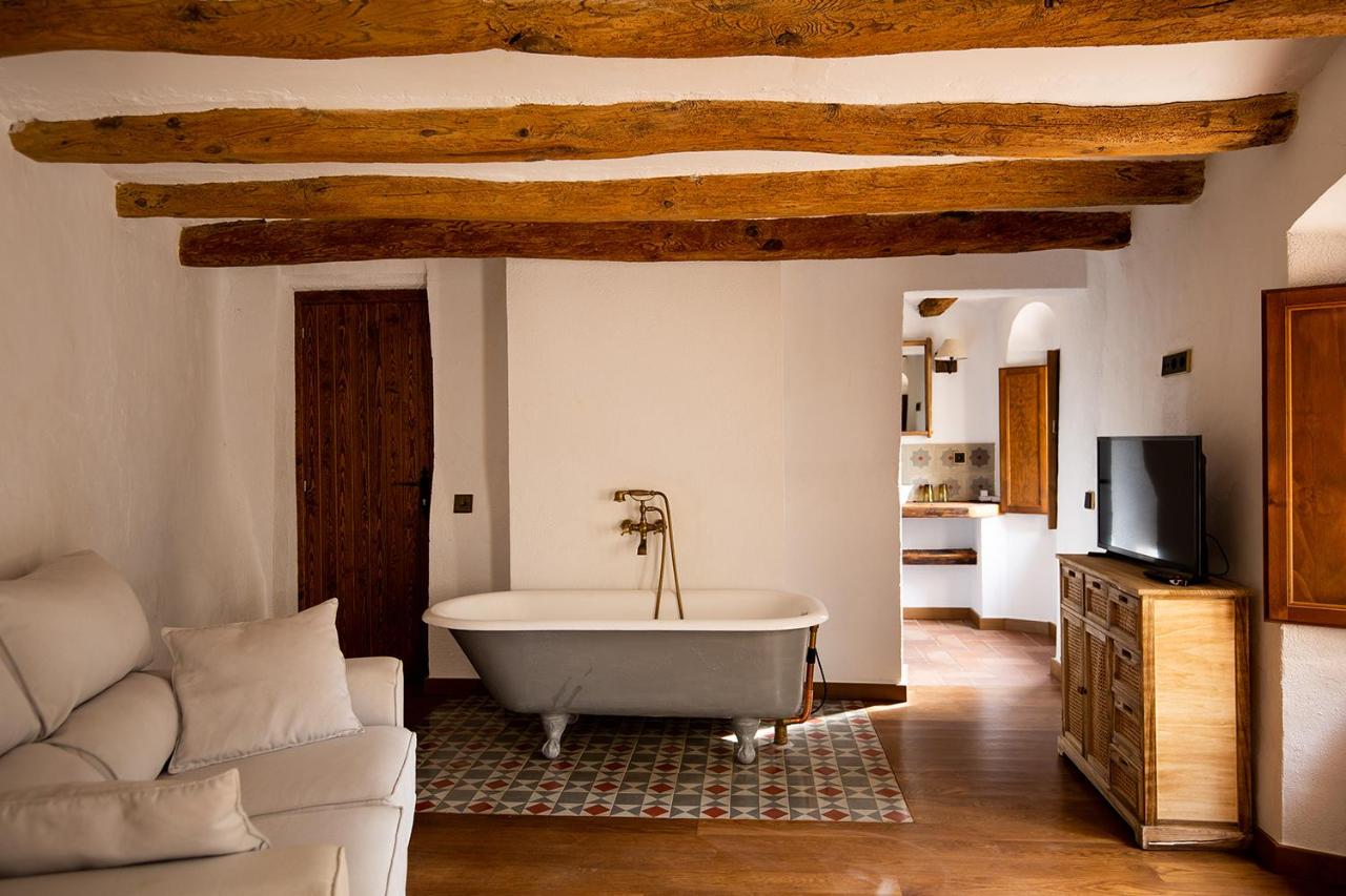PRIVATE TOUR: Full Experience - 2 days & 1 night