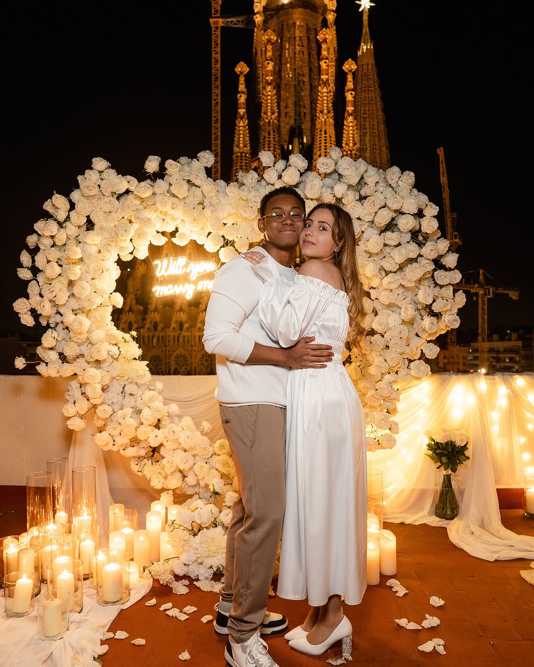Barcelona: Romantic Experience with Sagrada Familia View