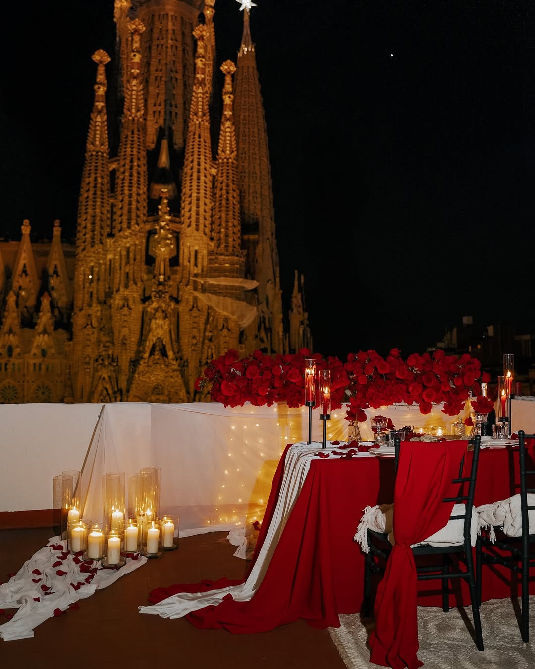 Barcelona: Romantic Experience with Sagrada Familia View